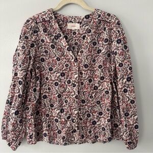 XiRENA Pink Floral V-Neck Button Blouse with Navy Accents Size Small
